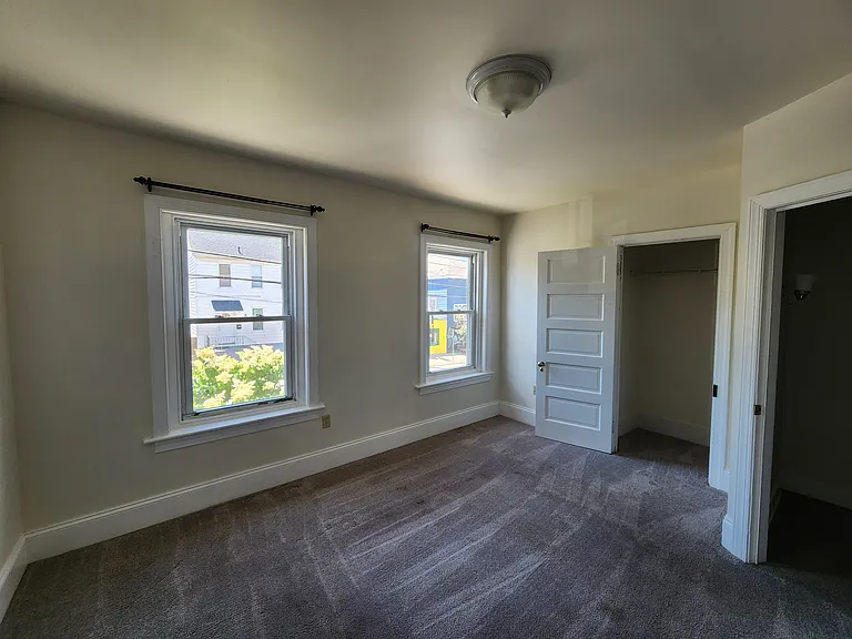 Main living room facing 26 West Union