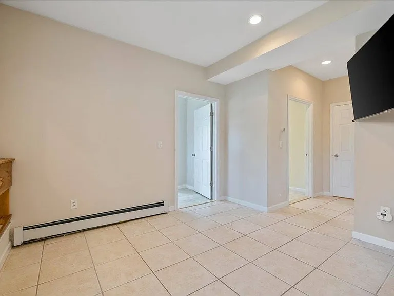 25A Gardners Ln — Photo 9