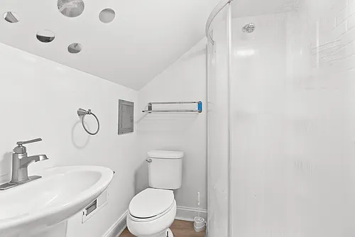 1006 Carlton Ave Photo 1