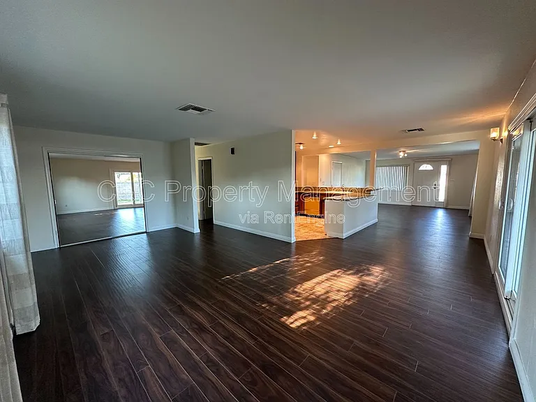 6682 Suzanne Ln — Photo 2