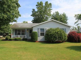 13713 Mirage Ct, Holland, MI 49424