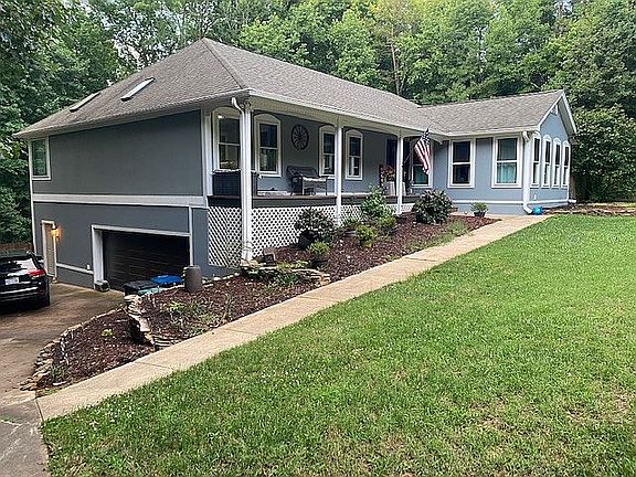 2nd image of 903 Woodland Forest Dr
