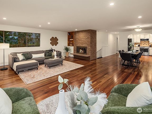 3rd image of 7407 180th Street SW