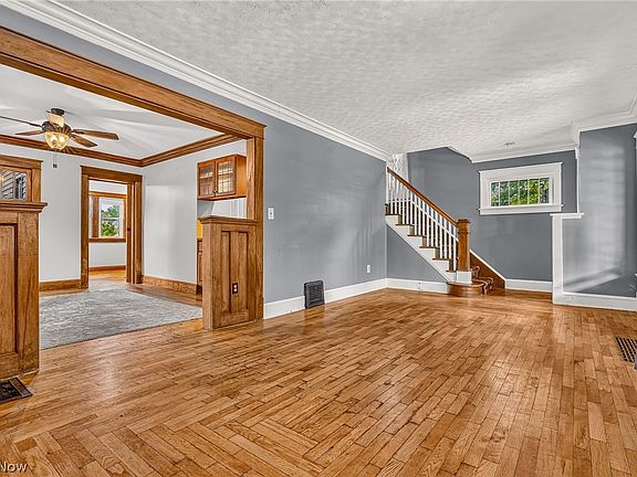 4th image of 278 Prospect St
