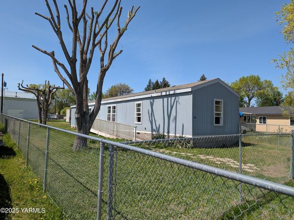 821 Taft St, Tieton, WA 98947