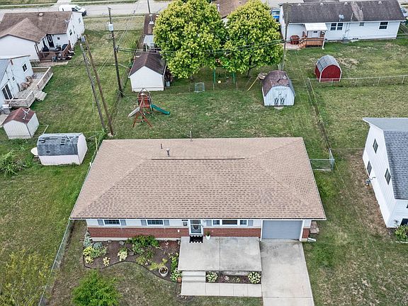 2nd image of 637 Brookdale Dr