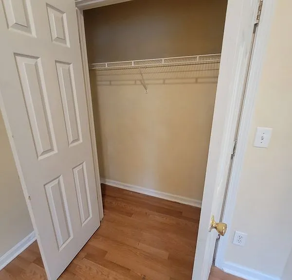 2069 Detroit Ave NW — Photo 16