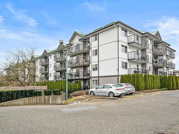 3rd image of 32044 Old Yale Rd #315