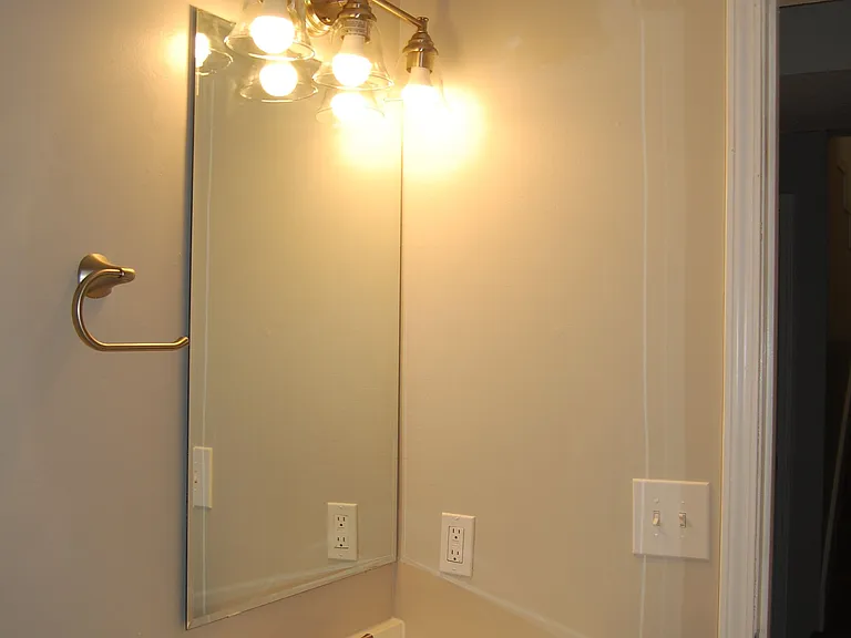 811 Cedarcrest Dr — Photo 8
