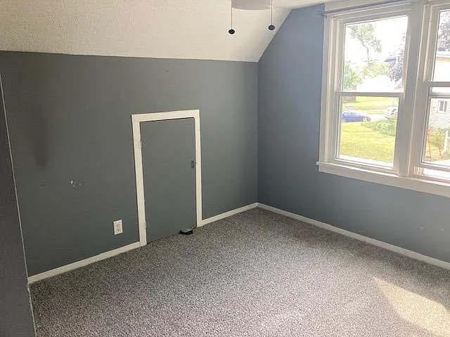 107 Bowling St SW — Photo 2