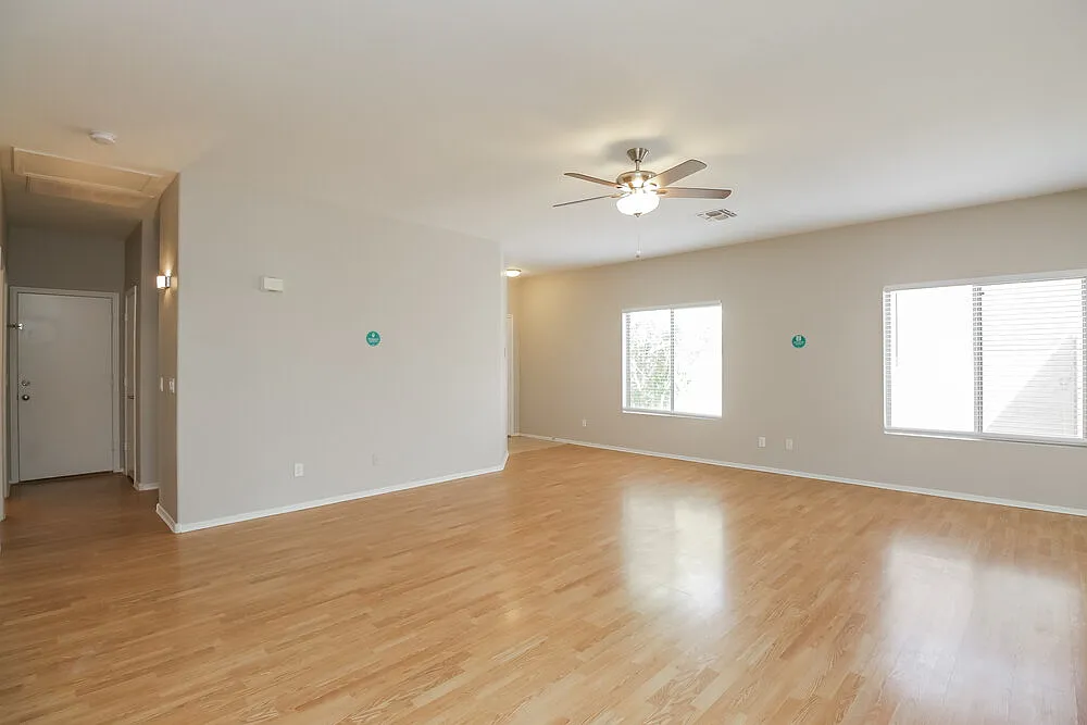 3 bed, 2.0 bath, 1610 sqft, $1,920 — Photo 4