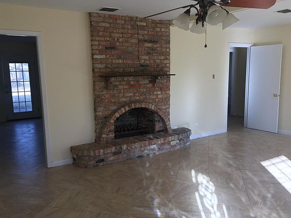 2nd image of 2511 McLeod St