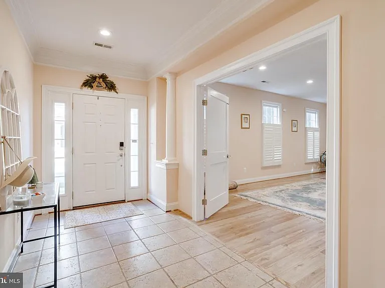 8320 Dockray Ct — Photo 15