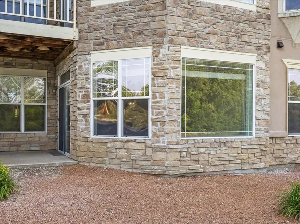 6955 South Riverwood BOULEVARD #A03, Franklin, WI 53132