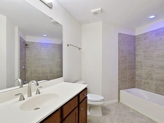 5th image of 500 Grant St E #1811