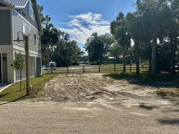 00 Ryland Cir, Steinhatchee, FL 32359