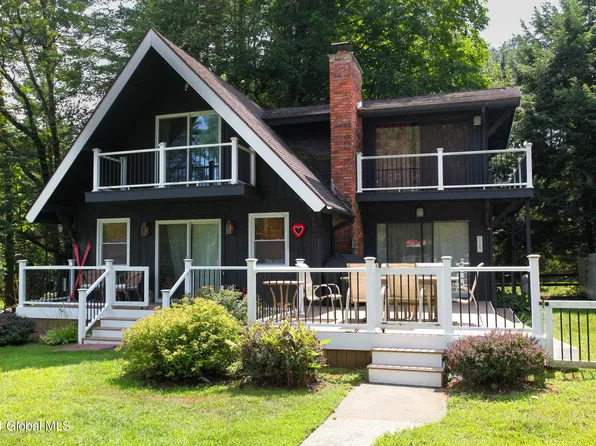 14 Cotton Court, Diamond Point, NY 12824
