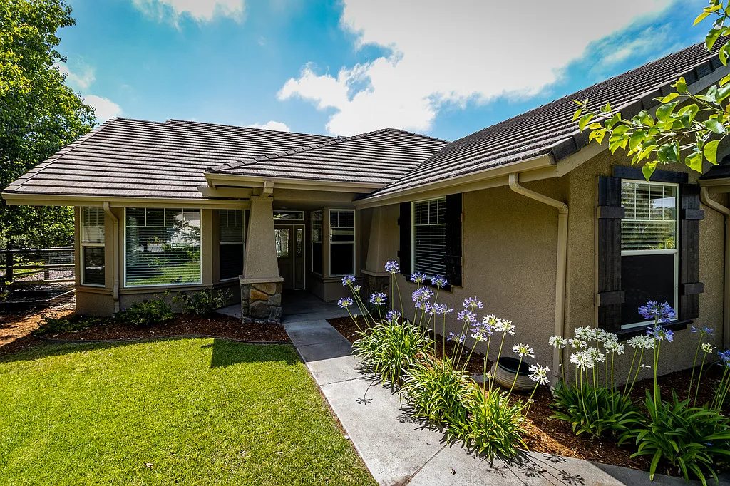 625 Asilo Street — Photo 3