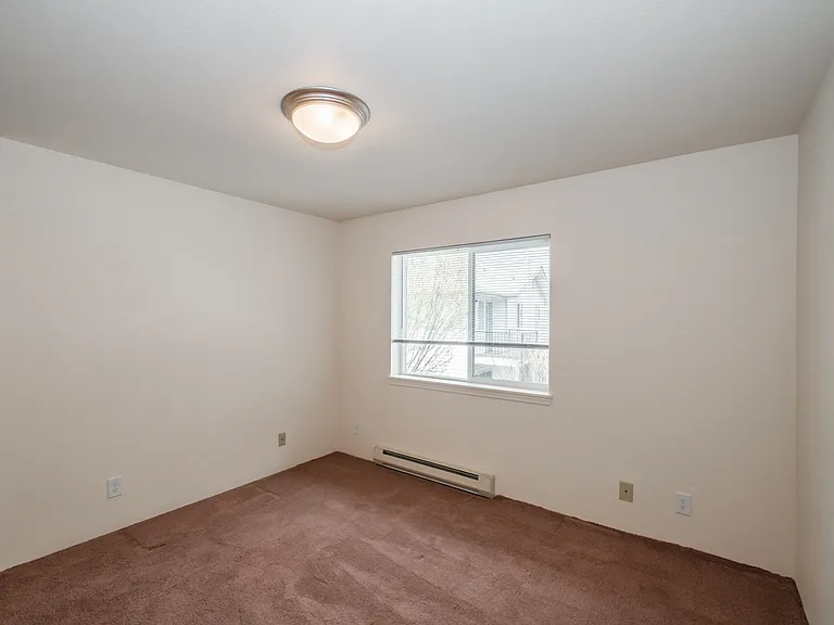 Brentwood Estates | Upstairs Bedroom 1