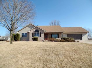 N1768 Ivy Ln, Greenville, WI 54942