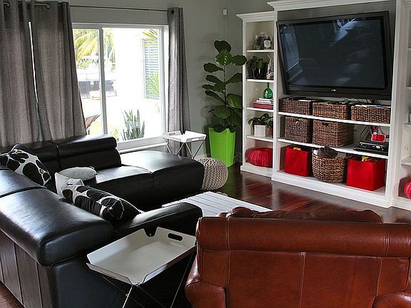 3rd image of 1727 Poinsettia Dr