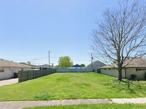 208 Mink Dr, Arabi, LA 70032