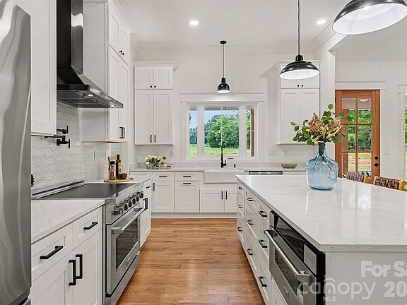 5th image of 6609 McNeely Rd