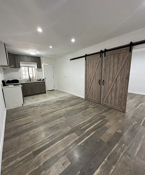 W 60th Pl — Photo 16