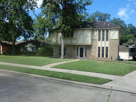 2nd image of 106 Spanish Moss Ln