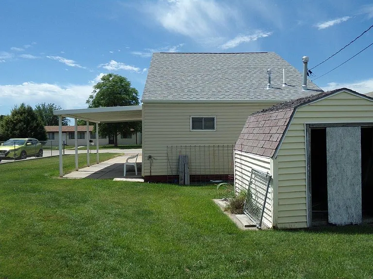 2419 W 6th St — Photo 3