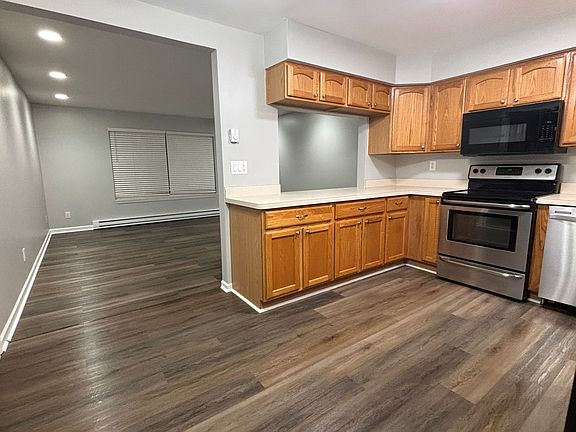 4th image of 98 Village Ct APT 3