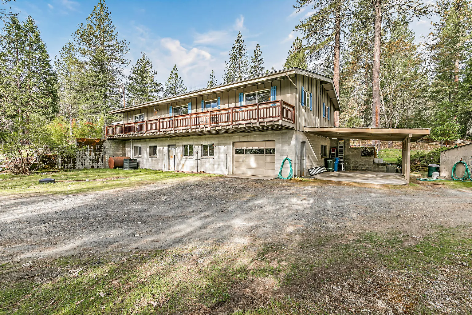 200 Hornet Ln photo 1