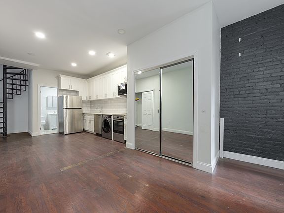 2nd image of 14 1st Ave APT 1B