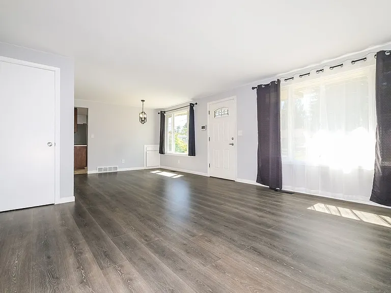 14630 3rd Ave SW — Photo 4