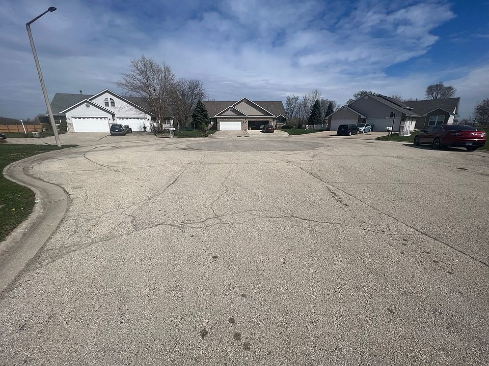 2nd image of 640/650 Laura Ln
