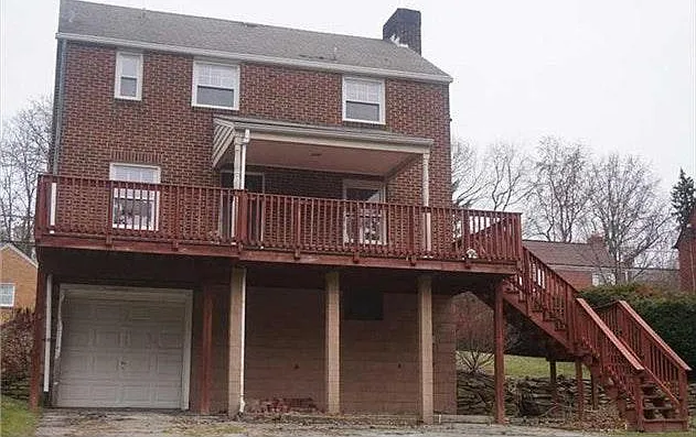 1021 Willow Drive — Photo 2