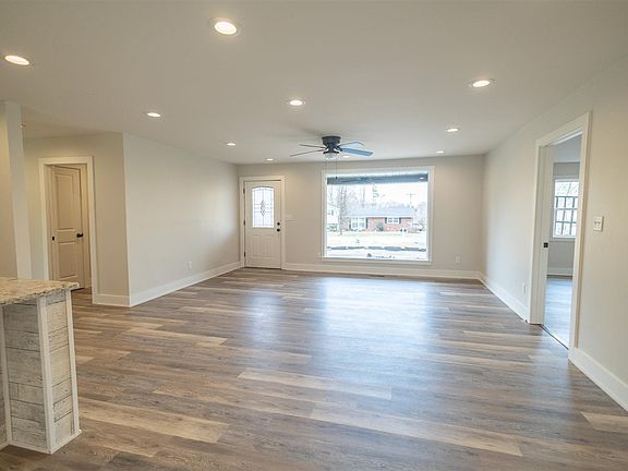 4th image of 2720 Apache Dr