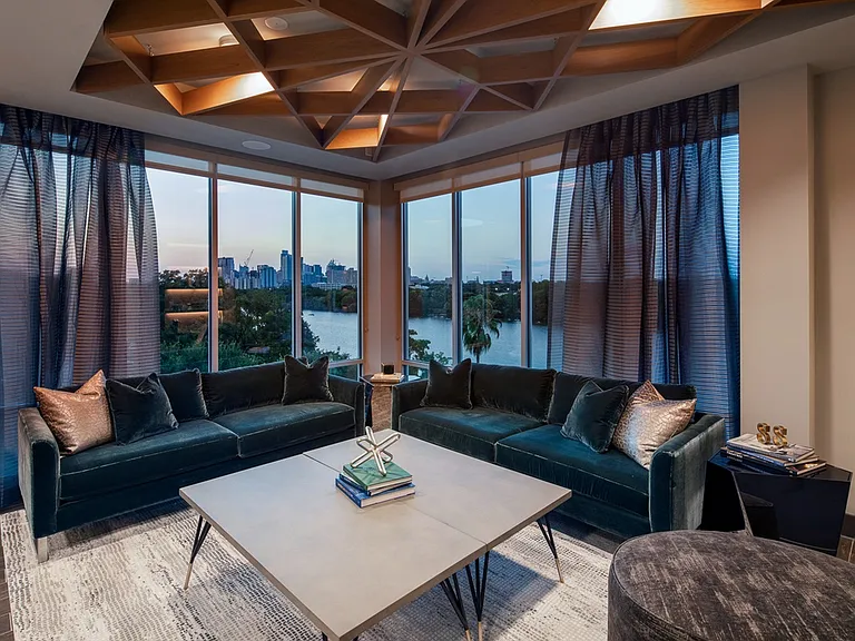 Amli South Shore - Phase II Lounge area - sunset view