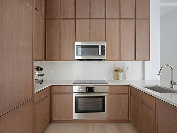 5th image of 149 2nd Ave APT 1