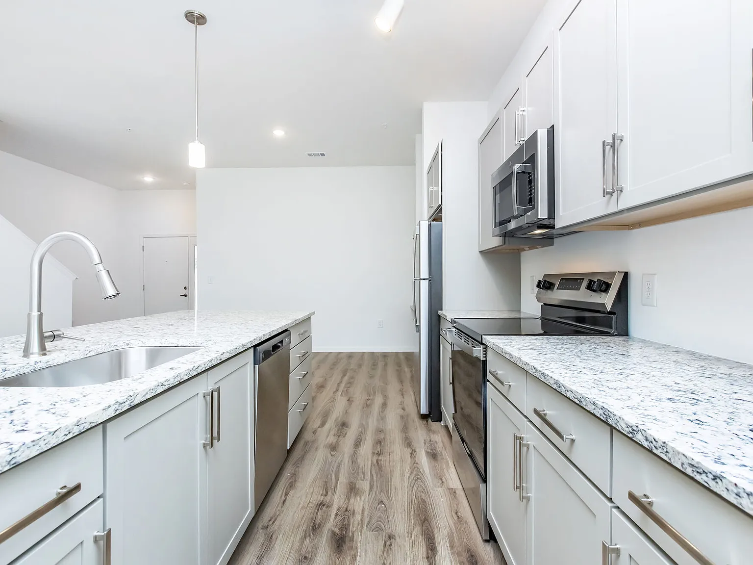 Sandpiper Terrace — Photo 4