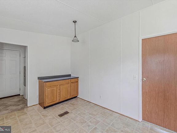 15th image of 1420 Eppinger Rd
