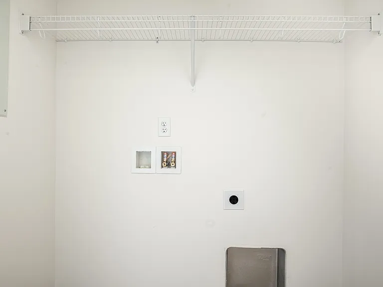 109 Stringer St #101 — Photo 31