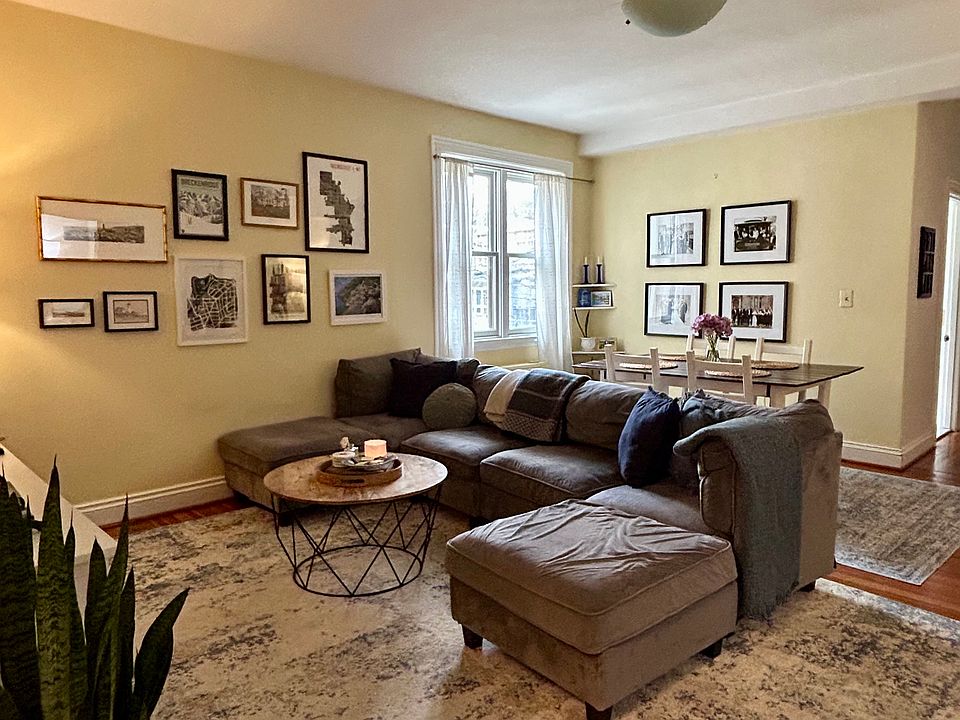 Main room, viewed from entry foyer