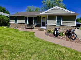 110 Carlson Ave, Washington, IL 61571