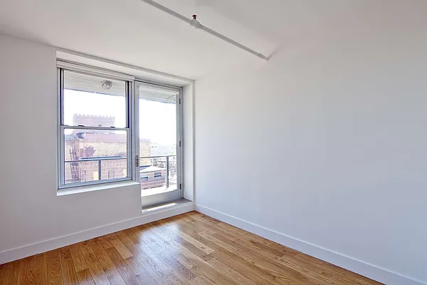 Rented by Nooklyn NYC LLC | media 19