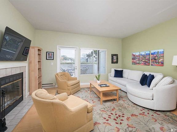 3rd image of 197 Bayside Ct