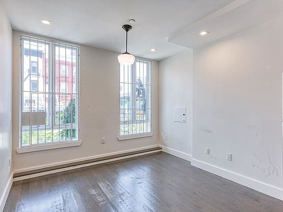 3rd image of 13 Palmetto St #1D