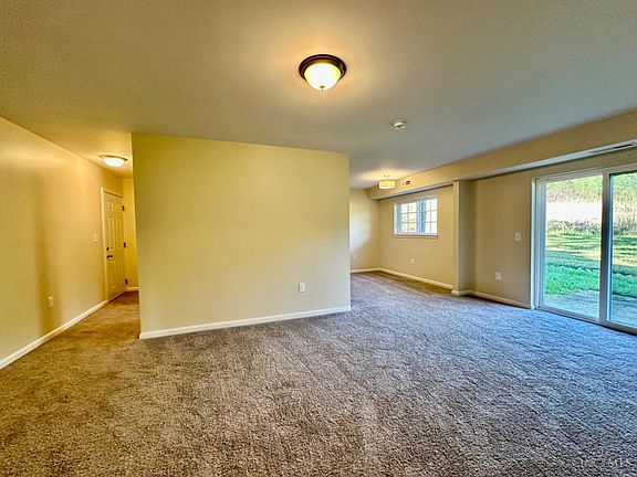 3rd image of 1605 W Augusta Blvd #179