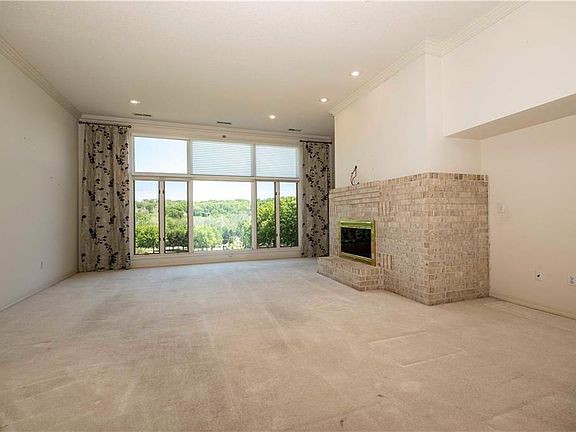 3rd image of 7 Tanyard Dr