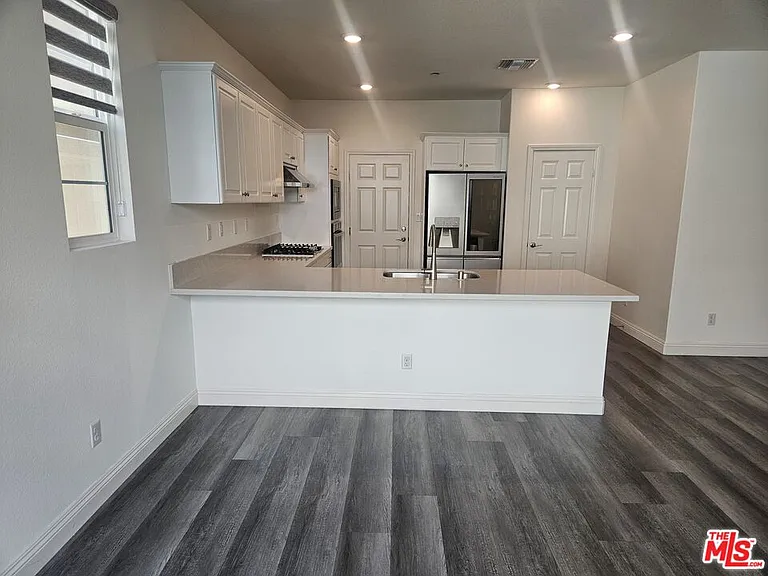 1671 Yarrow Pl — Photo 4